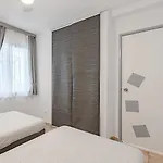 2 Bed With Pool View Castle Harbour C202 شقة *