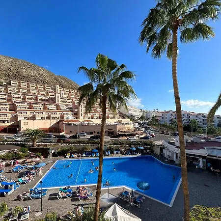 公寓 2 Bed With Pool View Castle Harbour C202 *