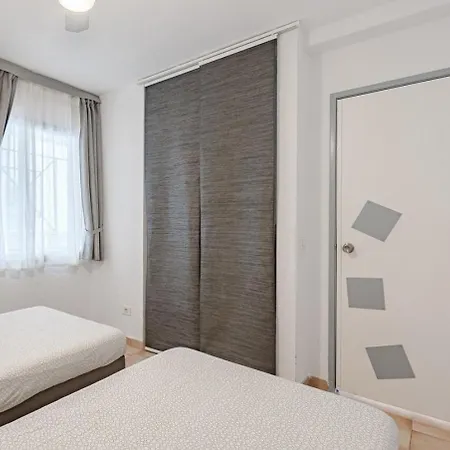 2 Bed With Pool View Castle Harbour C202 公寓 *
