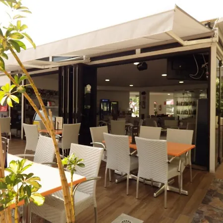Daire 2 Bed With Pool View Castle Harbour C202 Los Cristianos (Tenerife)