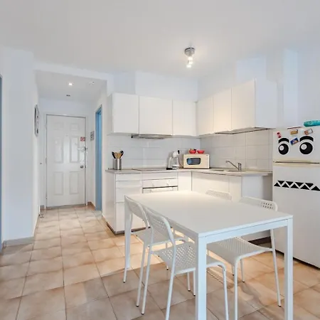 2 Bed With Pool View Castle Harbour C202 Daire *