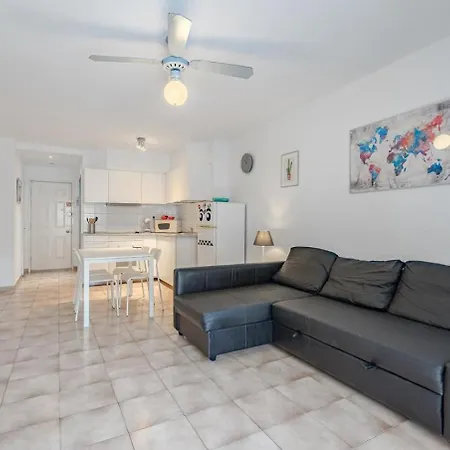 Apartman 2 Bed With Pool View Castle Harbour C202 Los Cristianos