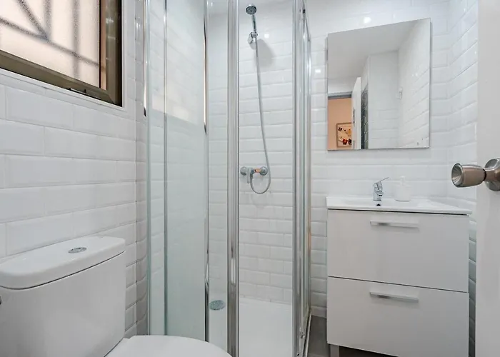 2 Bed With Pool View Castle Harbour C202