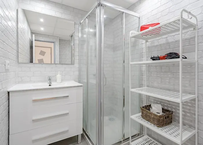 2 Bed With Pool View Castle Harbour C202 公寓