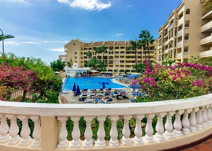 2 Bed With Pool View Castle Harbour C202