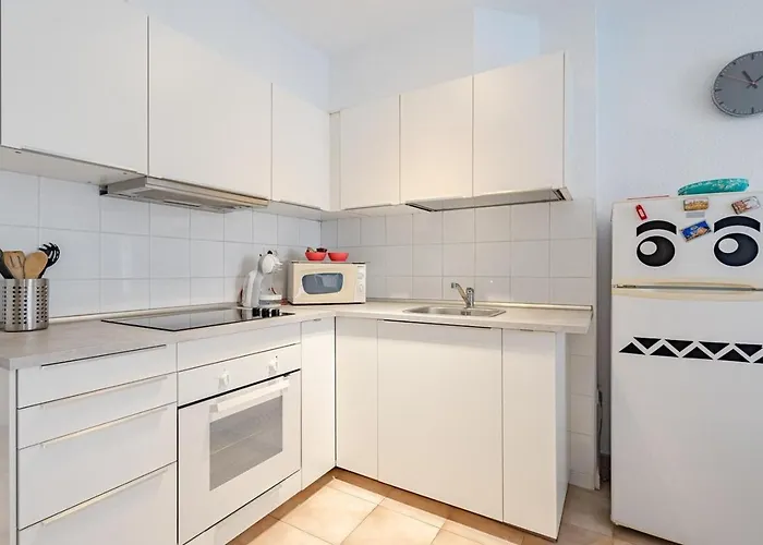 2 Bed With Pool View Castle Harbour C202 아파트 로스크리스티아노스